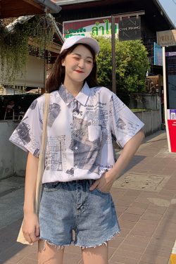 Floral Short Sleeve Shirt for Women - Hawaiian Beach Top, Retro Hong Kong Style, Loose Fit, Summer Fashion Essential