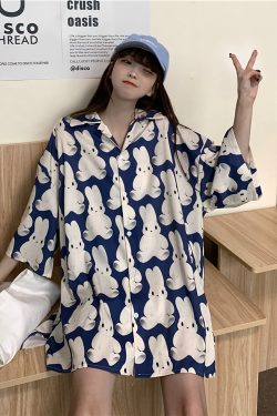 Floral Short Sleeve Shirt for Women - Hawaiian Beach Top, Retro Hong Kong Style, Loose Fit, Summer Fashion Essential