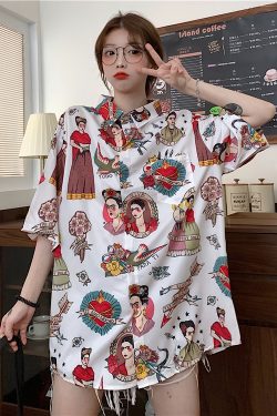 Floral Short Sleeve Shirt for Women - Hawaiian Beach Top, Retro Hong Kong Style, Loose Fit, Summer Fashion Essential