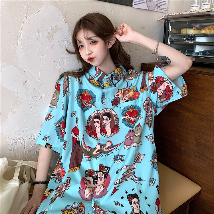 Floral Short Sleeve Shirt for Women - Hawaiian Beach Top, Retro Hong Kong Style, Loose Fit, Summer Fashion Essential Floral Short Sleeve Shirt for Women - Hawaiian Beach Top, Retro Hong Kong Style, Loose Fit, Summer Fashion Essential