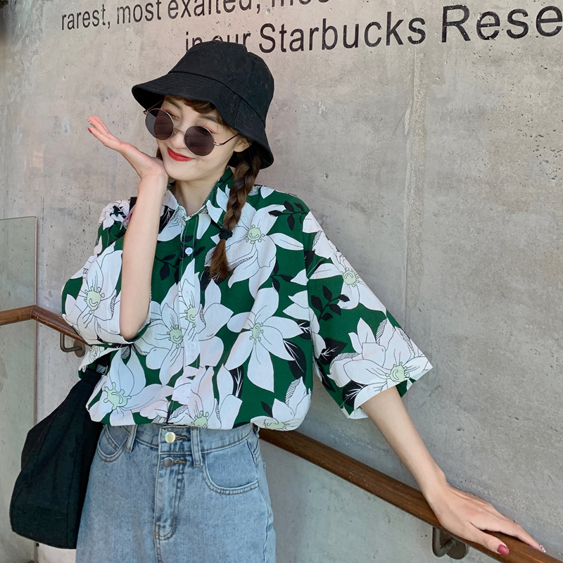 Floral Short Sleeve Shirt for Women - Hawaiian Beach Top, Retro Hong Kong Style, Loose Fit, Summer Fashion Essential Floral Short Sleeve Shirt for Women - Hawaiian Beach Top, Retro Hong Kong Style, Loose Fit, Summer Fashion Essential
