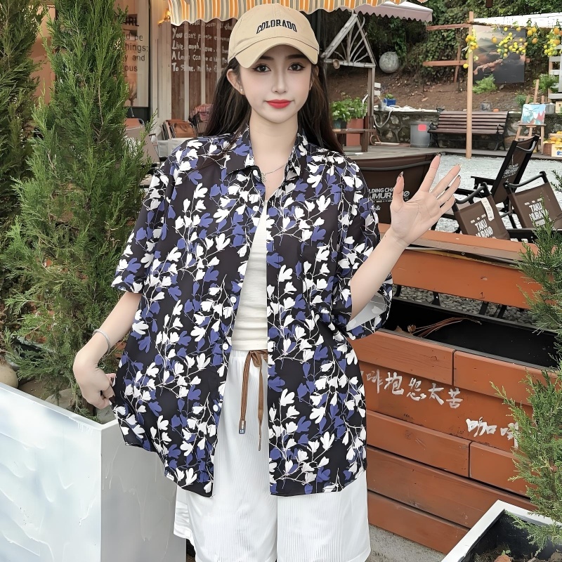 Floral Short Sleeve Shirt for Women - Loose Casual Hawaiian Beach Blouse in Ice Silk - Trendy Summer Top for Seaside Vacations Floral Short Sleeve Shirt for Women - Loose Casual Hawaiian Beach Blouse in Ice Silk - Trendy Summer Top for Seaside Vacations