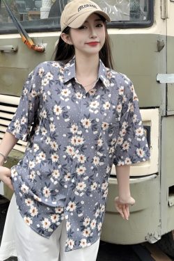 Floral Short Sleeve Shirt for Women - Loose Casual Hawaiian Beach Blouse in Ice Silk - Trendy Summer Top for Seaside Vacations