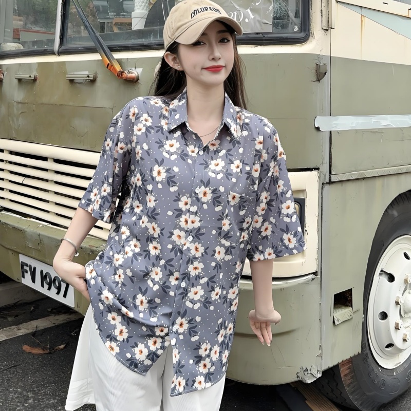 Floral Short Sleeve Shirt for Women - Loose Casual Hawaiian Beach Blouse in Ice Silk - Trendy Summer Top for Seaside Vacations Floral Short Sleeve Shirt for Women - Loose Casual Hawaiian Beach Blouse in Ice Silk - Trendy Summer Top for Seaside Vacations