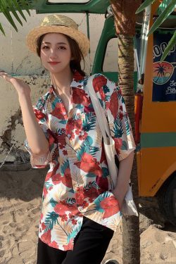 Floral Short-Sleeve Shirt for Women - Retro Hawaiian Style Loose Top for Beach Vacation, Y2K Inspired Fashion