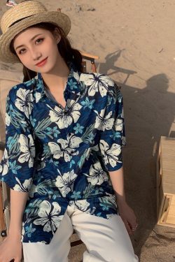 Floral Short-Sleeve Shirt for Women - Retro Hawaiian Style Loose Top for Beach Vacation, Y2K Inspired Fashion