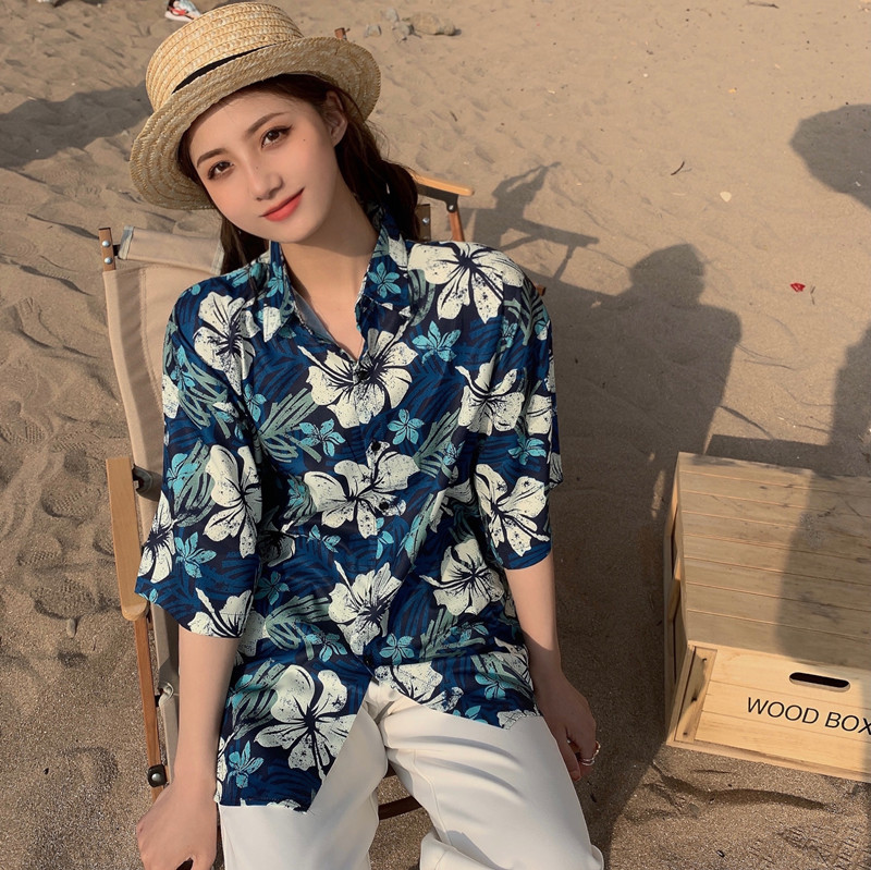 Floral Short-Sleeve Shirt for Women - Retro Hawaiian Style Loose Top for Beach Vacation, Y2K Inspired Fashion Floral Short-Sleeve Shirt for Women - Retro Hawaiian Style Loose Top for Beach Vacation, Y2K Inspired Fashion
