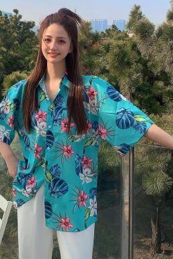 Floral Short-Sleeve Shirt for Women - Retro Hawaiian Style Loose Top for Beach Vacation, Y2K Inspired Fashion