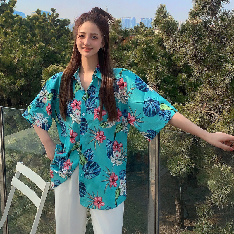 Floral Short-Sleeve Shirt for Women - Retro Hawaiian Style Loose Top for Beach Vacation, Y2K Inspired Fashion Floral Short-Sleeve Shirt for Women - Retro Hawaiian Style Loose Top for Beach Vacation, Y2K Inspired Fashion