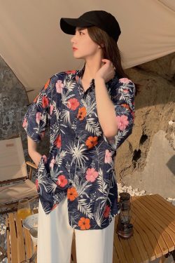Floral Short-Sleeve Shirt for Women - Retro Hawaiian Style Loose Top for Beach Vacation, Y2K Inspired Fashion