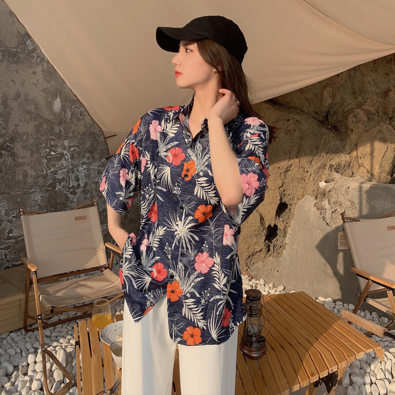 Floral Short-Sleeve Shirt for Women - Retro Hawaiian Style Loose Top for Beach Vacation, Y2K Inspired Fashion Floral Short-Sleeve Shirt for Women - Retro Hawaiian Style Loose Top for Beach Vacation, Y2K Inspired Fashion