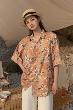 Floral Short-Sleeve Shirt for Women - Retro Hawaiian Style Loose Top for Beach Vacation, Y2K Inspired Fashion