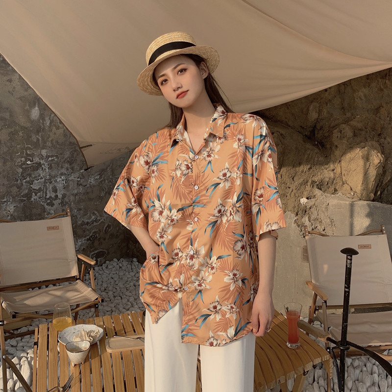 Floral Short-Sleeve Shirt for Women - Retro Hawaiian Style Loose Top for Beach Vacation, Y2K Inspired Fashion Floral Short-Sleeve Shirt for Women - Retro Hawaiian Style Loose Top for Beach Vacation, Y2K Inspired Fashion