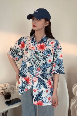 Floral Short-Sleeve Shirt for Women - Retro Hawaiian Style Loose Top for Beach Vacation, Y2K Inspired Fashion