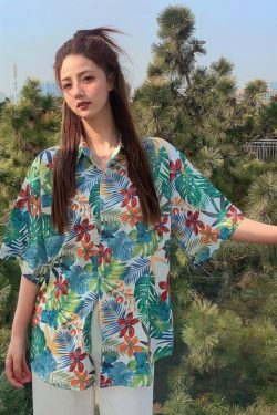 Floral Short-Sleeve Shirt for Women - Retro Hawaiian Style Loose Top for Beach Vacation, Y2K Inspired Fashion