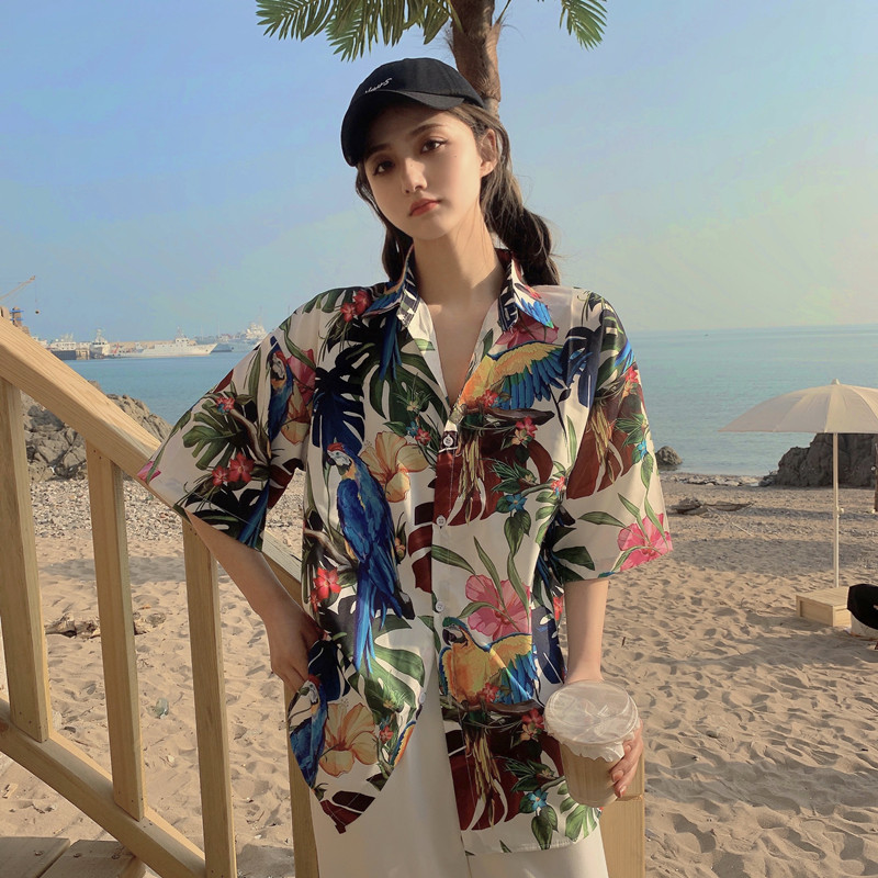 Floral Short-Sleeve Shirt for Women - Retro Hawaiian Style Loose Top for Beach Vacation, Y2K Inspired Fashion Floral Short-Sleeve Shirt for Women - Retro Hawaiian Style Loose Top for Beach Vacation, Y2K Inspired Fashion