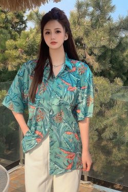 Floral Short-Sleeve Shirt for Women - Retro Hawaiian Style Loose Top for Beach Vacation, Y2K Inspired Fashion