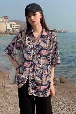 Floral Short-Sleeve Shirt for Women - Retro Hawaiian Style Loose Top for Beach Vacation, Y2K Inspired Fashion