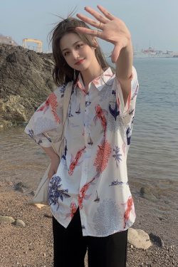 Floral Short-Sleeve Shirt for Women - Retro Hawaiian Style Loose Top for Beach Vacation, Y2K Inspired Fashion