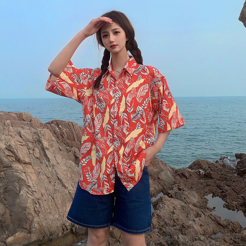 Floral Short-Sleeve Shirt for Women - Retro Hawaiian Style Loose Top for Beach Vacation, Y2K Inspired Fashion Floral Short-Sleeve Shirt for Women - Retro Hawaiian Style Loose Top for Beach Vacation, Y2K Inspired Fashion