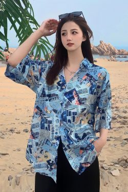 Floral Short-Sleeve Shirt for Women - Retro Hawaiian Style Loose Top for Beach Vacation, Y2K Inspired Fashion