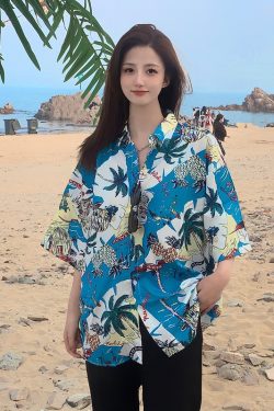 Floral Short-Sleeve Shirt for Women - Retro Hawaiian Style Loose Top for Beach Vacation, Y2K Inspired Fashion