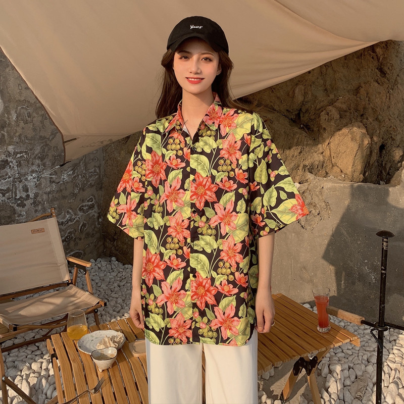 Floral Short-Sleeve Shirt for Women - Retro Hawaiian Style Loose Top for Beach Vacation, Y2K Inspired Fashion Floral Short-Sleeve Shirt for Women - Retro Hawaiian Style Loose Top for Beach Vacation, Y2K Inspired Fashion