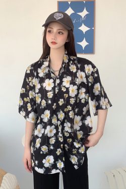 Floral Short-Sleeve Shirt for Women - Retro Hawaiian Style Loose Top for Beach Vacation, Y2K Inspired Fashion