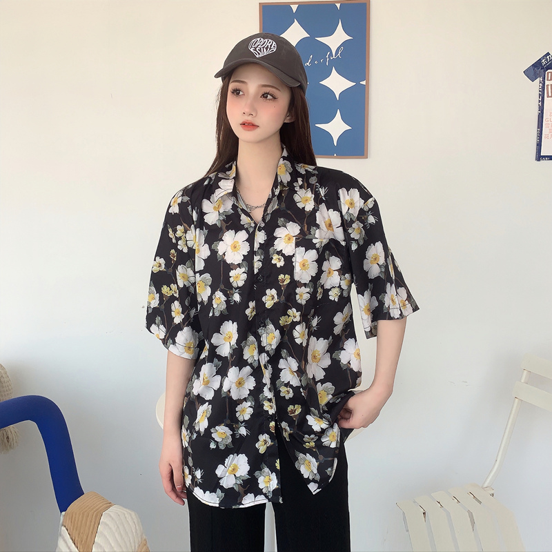 Floral Short-Sleeve Shirt for Women - Retro Hawaiian Style Loose Top for Beach Vacation, Y2K Inspired Fashion Floral Short-Sleeve Shirt for Women - Retro Hawaiian Style Loose Top for Beach Vacation, Y2K Inspired Fashion