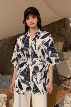 Floral Short-Sleeve Shirt for Women - Retro Hawaiian Style Loose Top for Beach Vacation, Y2K Inspired Fashion