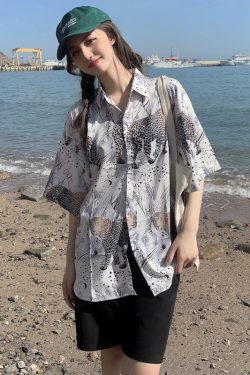 Floral Short-Sleeve Shirt for Women - Retro Hawaiian Style Loose Top for Beach Vacation, Y2K Inspired Fashion