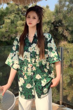 Floral Short-Sleeve Shirt for Women - Retro Hawaiian Style Loose Top for Beach Vacation, Y2K Inspired Fashion