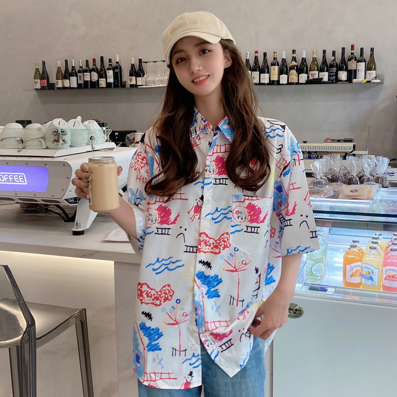 Floral Short-Sleeve Shirt for Women - Retro Hawaiian Style Loose Top for Beach Vacation, Y2K Inspired Fashion Floral Short-Sleeve Shirt for Women - Retro Hawaiian Style Loose Top for Beach Vacation, Y2K Inspired Fashion