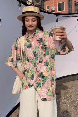 Floral Short-Sleeve Shirt for Women - Retro Hawaiian Style Loose Top for Beach Vacation, Y2K Inspired Fashion
