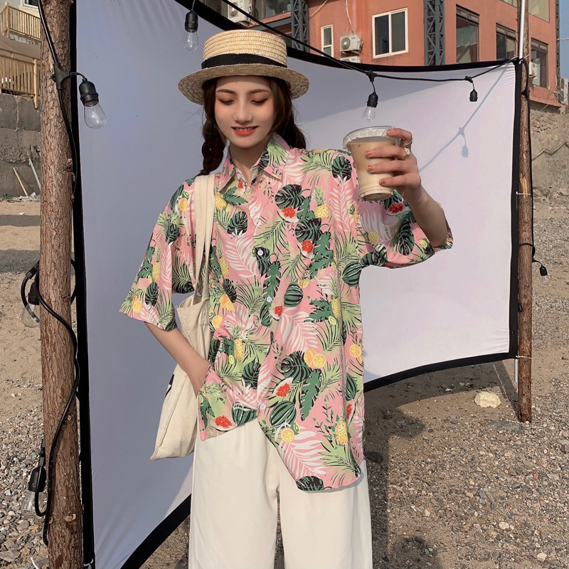 Floral Short-Sleeve Shirt for Women - Retro Hawaiian Style Loose Top for Beach Vacation, Y2K Inspired Fashion Floral Short-Sleeve Shirt for Women - Retro Hawaiian Style Loose Top for Beach Vacation, Y2K Inspired Fashion