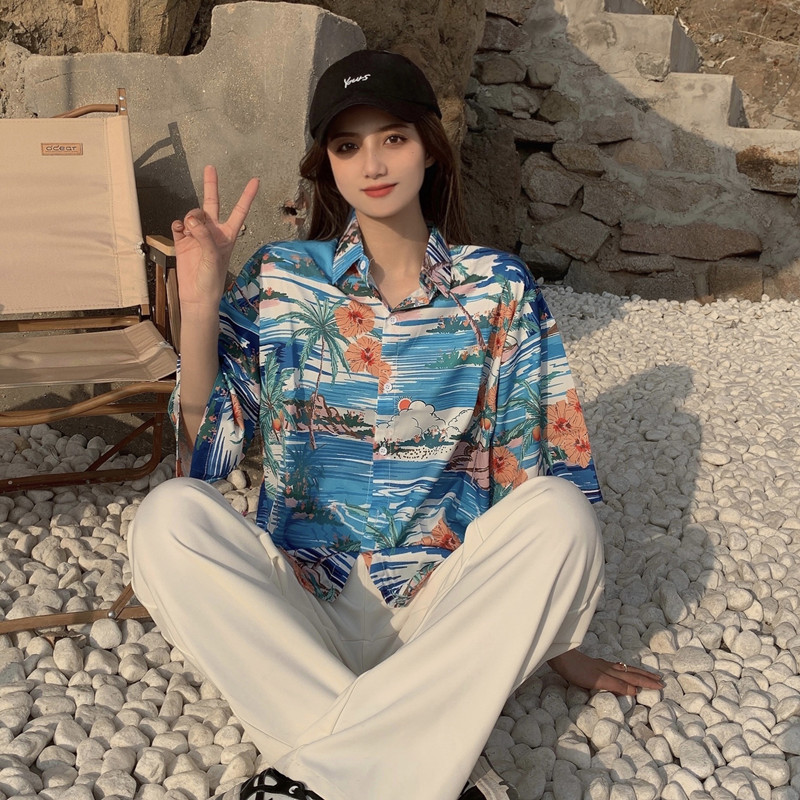 Floral Short-Sleeve Shirt for Women - Retro Hawaiian Style Loose Top for Beach Vacation, Y2K Inspired Fashion Floral Short-Sleeve Shirt for Women - Retro Hawaiian Style Loose Top for Beach Vacation, Y2K Inspired Fashion