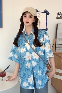 Floral Short-Sleeve Shirt for Women - Retro Hawaiian Style Loose Top for Beach Vacation, Y2K Inspired Fashion