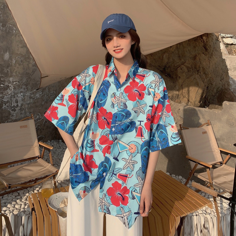 Floral Short-Sleeve Shirt for Women - Retro Hawaiian Style Loose Top for Beach Vacation, Y2K Inspired Fashion Floral Short-Sleeve Shirt for Women - Retro Hawaiian Style Loose Top for Beach Vacation, Y2K Inspired Fashion