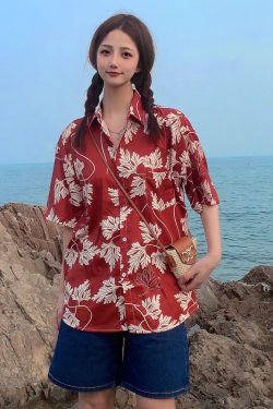 Floral Short-Sleeve Shirt for Women - Retro Hawaiian Style Loose Top for Beach Vacation, Y2K Inspired Fashion