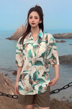Floral Short-Sleeve Shirt for Women - Retro Hawaiian Style Loose Top for Beach Vacation, Y2K Inspired Fashion