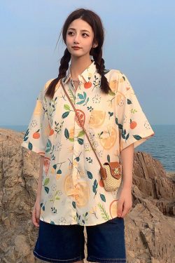 Floral Short-Sleeve Shirt for Women - Retro Hawaiian Style Loose Top for Beach Vacation, Y2K Inspired Fashion