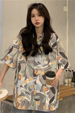 Floral Short Sleeve Shirt for Women - Retro Hong Kong Style Loose Beach Top, Summer Fashion, Trendy Half-Sleeve Design