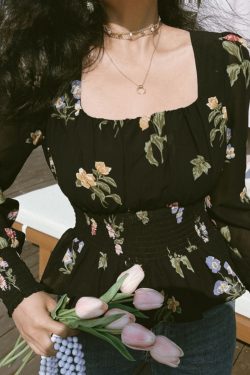 Floral Square Neck Lantern Sleeve Shirt - Vintage-Inspired Paper Doll Top for Spring Summer Vacation - Waist-Cinching Style