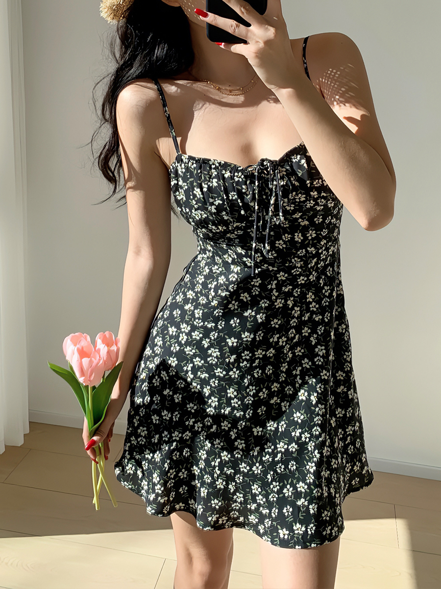 Floral Tie Strap Slim Fit A-Line Dress - Fresh Girl Style for Vacation, Short Skirt Inspired by 90s & Y2K Fashion Trends Floral Tie Strap Slim Fit A-Line Dress - Fresh Girl Style for Vacation, Short Skirt Inspired by 90s & Y2K Fashion Trends