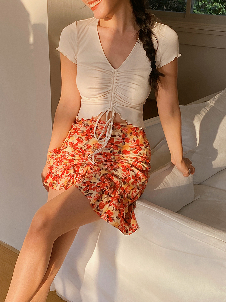 French Red Floral High-Waisted A-Line Skirt Pants with Built-In Safety Shorts – Trendy Y2K Style for Effortless Chic Looks French Red Floral High-Waisted A-Line Skirt Pants with Built-In Safety Shorts – Trendy Y2K Style for Effortless Chic Looks