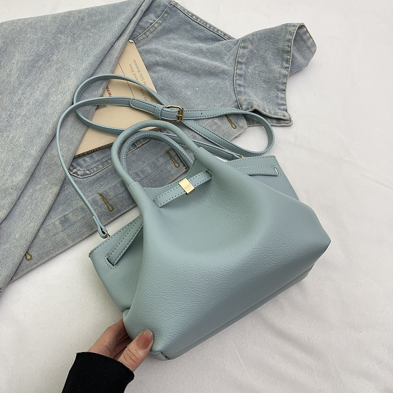 French Retro Lychee Pattern Handbag for Women - 2025 Textured Versatile Shoulder Crossbody Bag, Fashionable Commuting Style French Retro Lychee Pattern Handbag for Women - 2025 Textured Versatile Shoulder Crossbody Bag, Fashionable Commuting Style