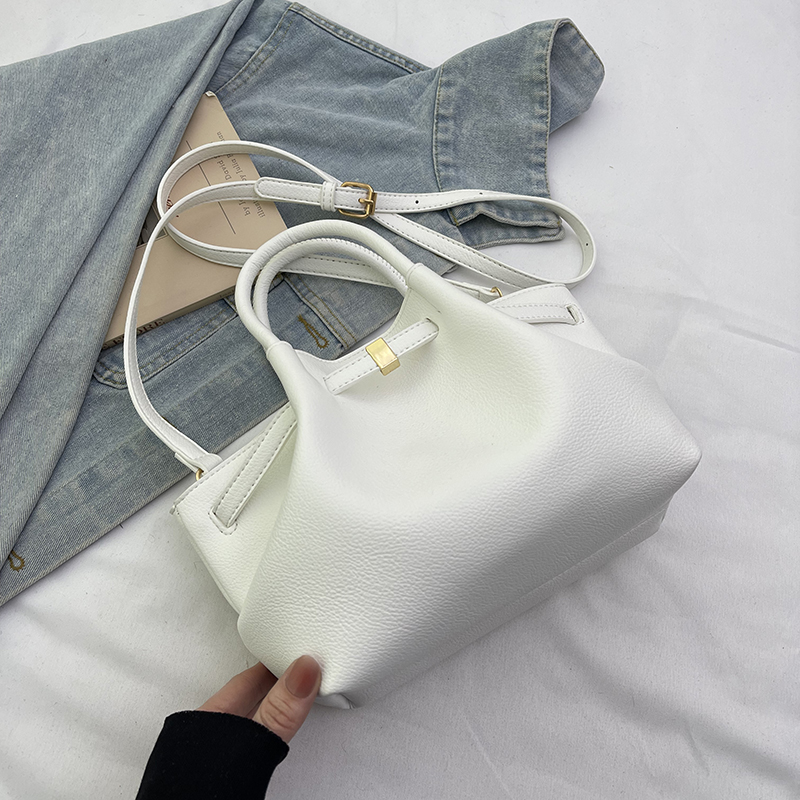 French Retro Lychee Pattern Handbag for Women - 2025 Textured Versatile Shoulder Crossbody Bag, Fashionable Commuting Style French Retro Lychee Pattern Handbag for Women - 2025 Textured Versatile Shoulder Crossbody Bag, Fashionable Commuting Style