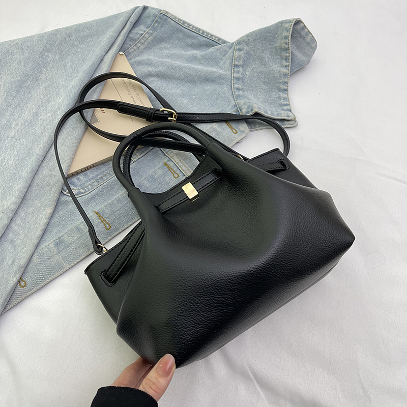 French Retro Lychee Pattern Handbag for Women - 2025 Textured Versatile Shoulder Crossbody Bag, Fashionable Commuting Style French Retro Lychee Pattern Handbag for Women - 2025 Textured Versatile Shoulder Crossbody Bag, Fashionable Commuting Style