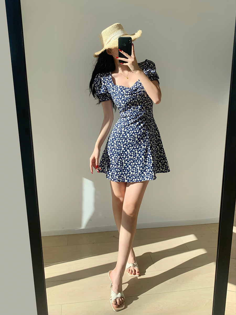French Retro Navy Printed Short Dress with Square Neck and Puff Sleeves - Slimming Fit for Women, Perfect for 90s and Y2K Style French Retro Navy Printed Short Dress with Square Neck and Puff Sleeves - Slimming Fit for Women, Perfect for 90s and Y2K Style