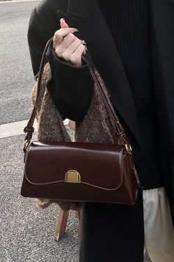 French Retro Oil Wax Leather Underarm Bag for Women - Spring/Summer 2025 Small Shoulder Crossbody Bag, Niche Fashion Accessory